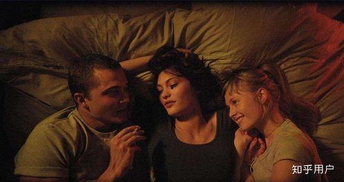 国产4p视频三男一女,三男一女生成的青春传奇